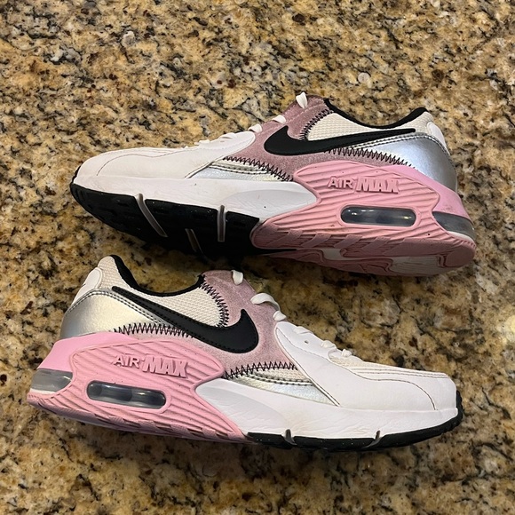Woman’s Nike Air Max Excee White Light Artic Pink Size 7! - Picture 7 of 8